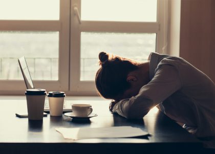 tips to stay awake at work, best way to stay awake at work, things to keep you awake at work