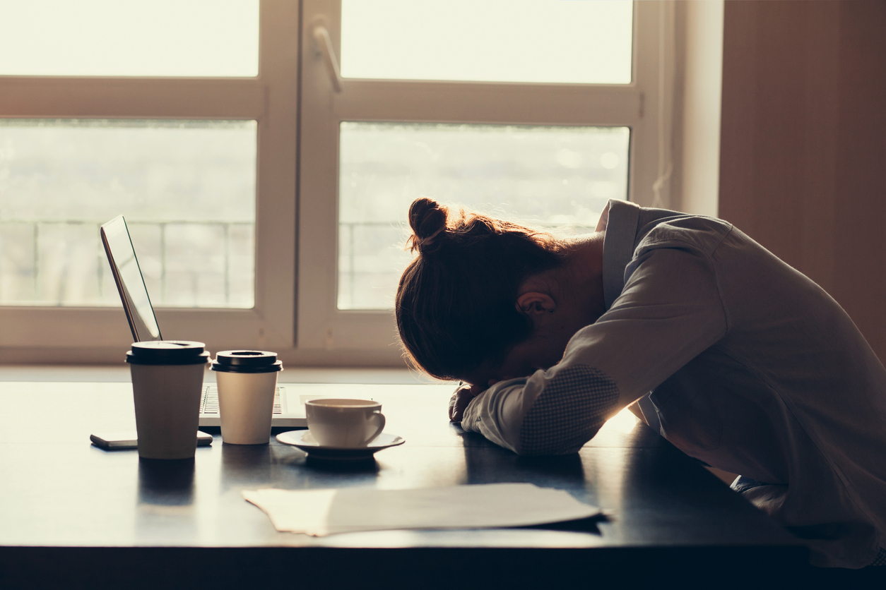 tips to stay awake at work, best way to stay awake at work, things to keep you awake at work
